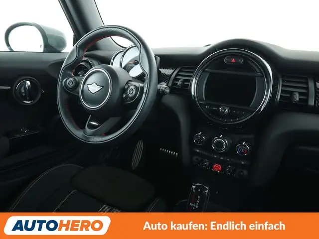 Mini Hatch view 13