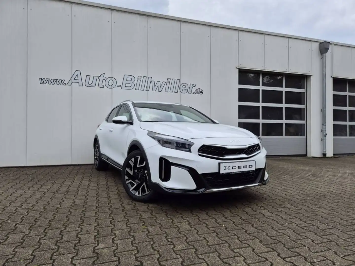 Kia XCeed 1.5 T-GDI (140 PS) DCT7 Spirit Xclusive Blanc - 2