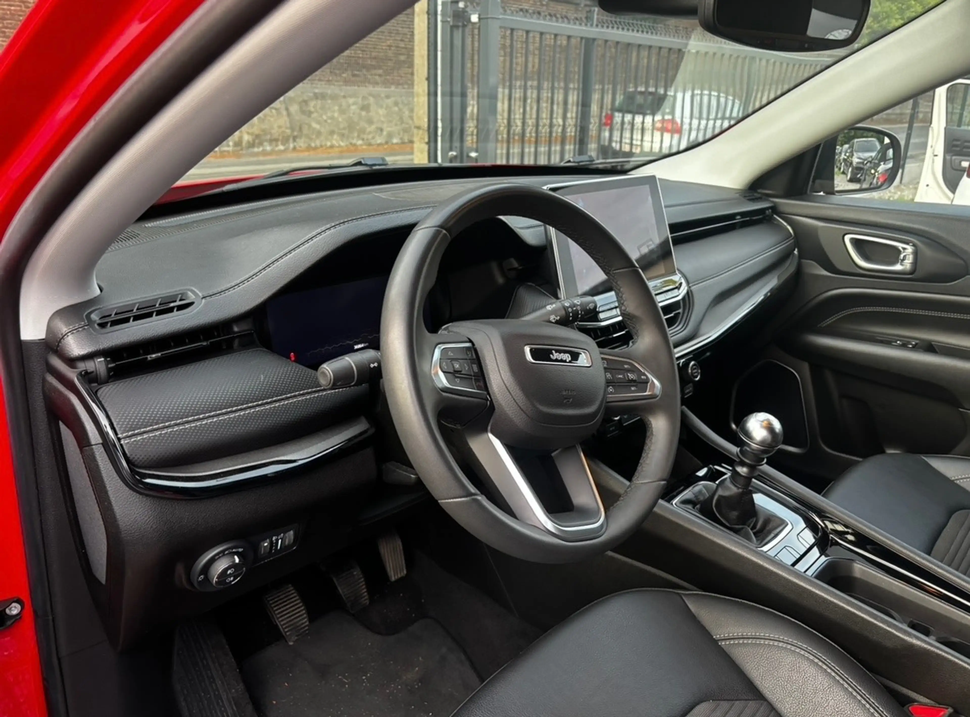 Jeep Compass Night Eagle * ÉTAT SHOWROOM * CAMÉRA * CARPLAY * GARANTIE — photo 11
