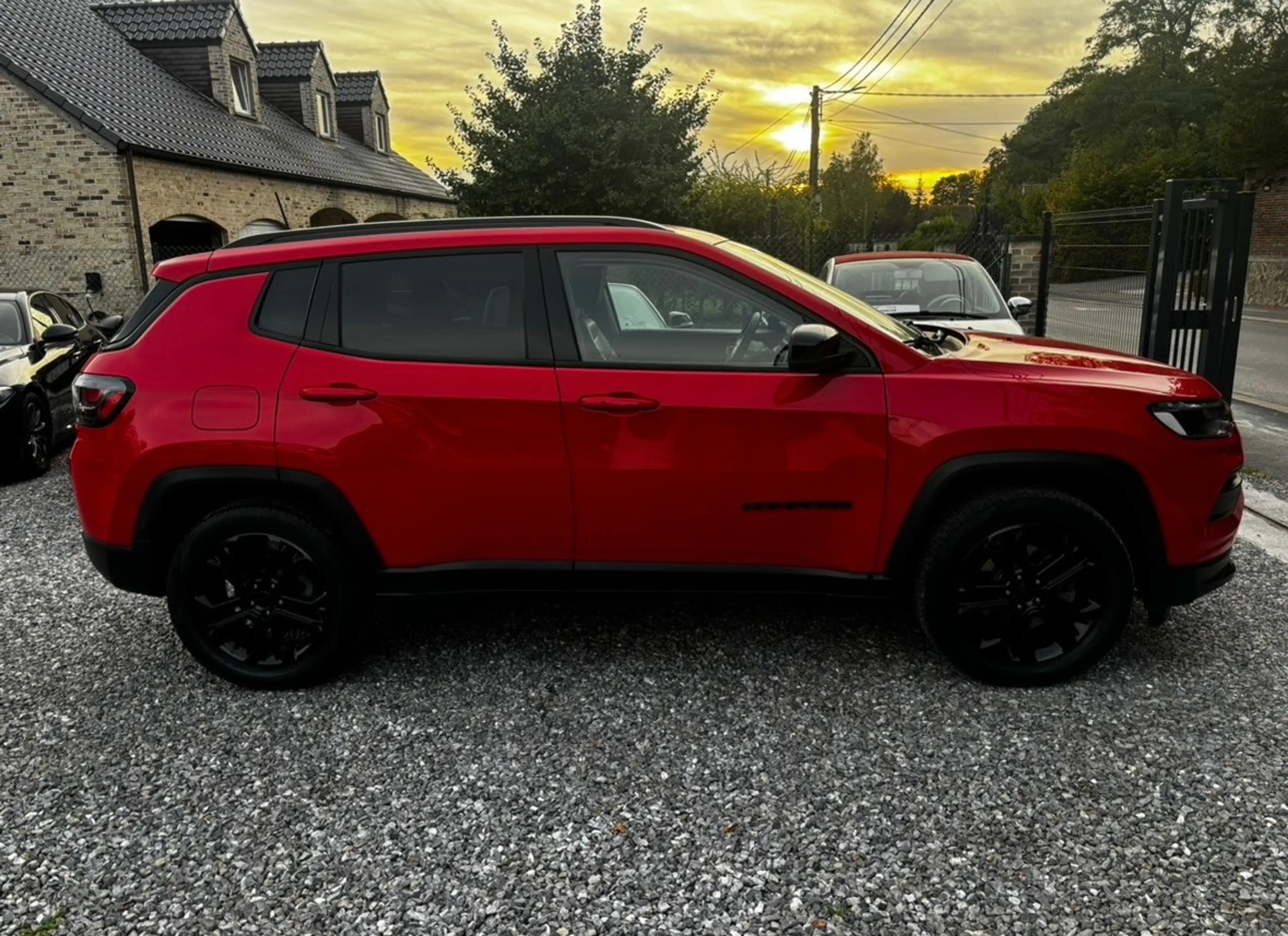 Jeep Compass Night Eagle * ÉTAT SHOWROOM * CAMÉRA * CARPLAY * GARANTIE — photo 4