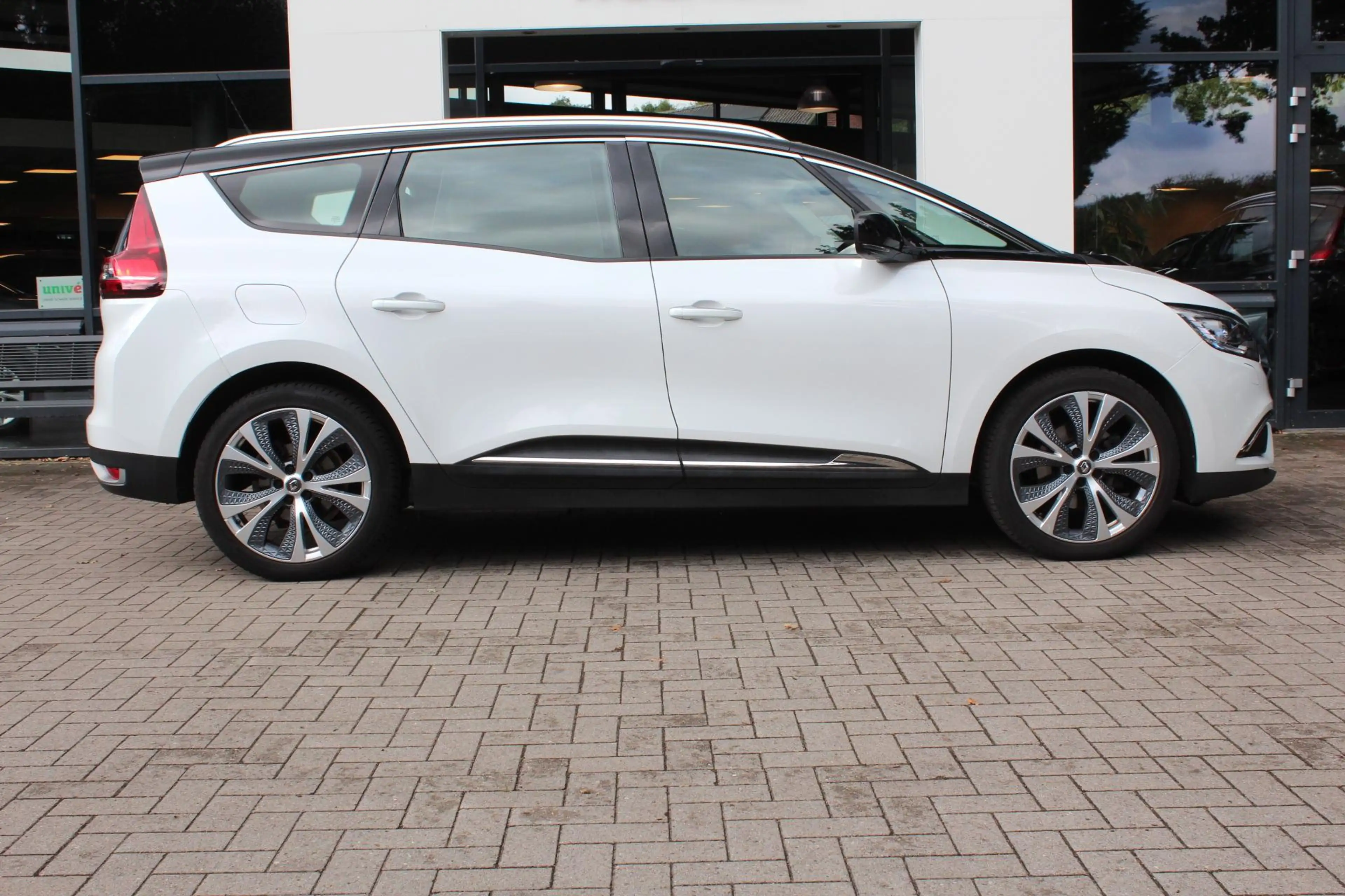 Renault Grand Scenic 1.3 TCe Intens 140 pk, Winterpakket, Trekhaak, 185 — photo 10