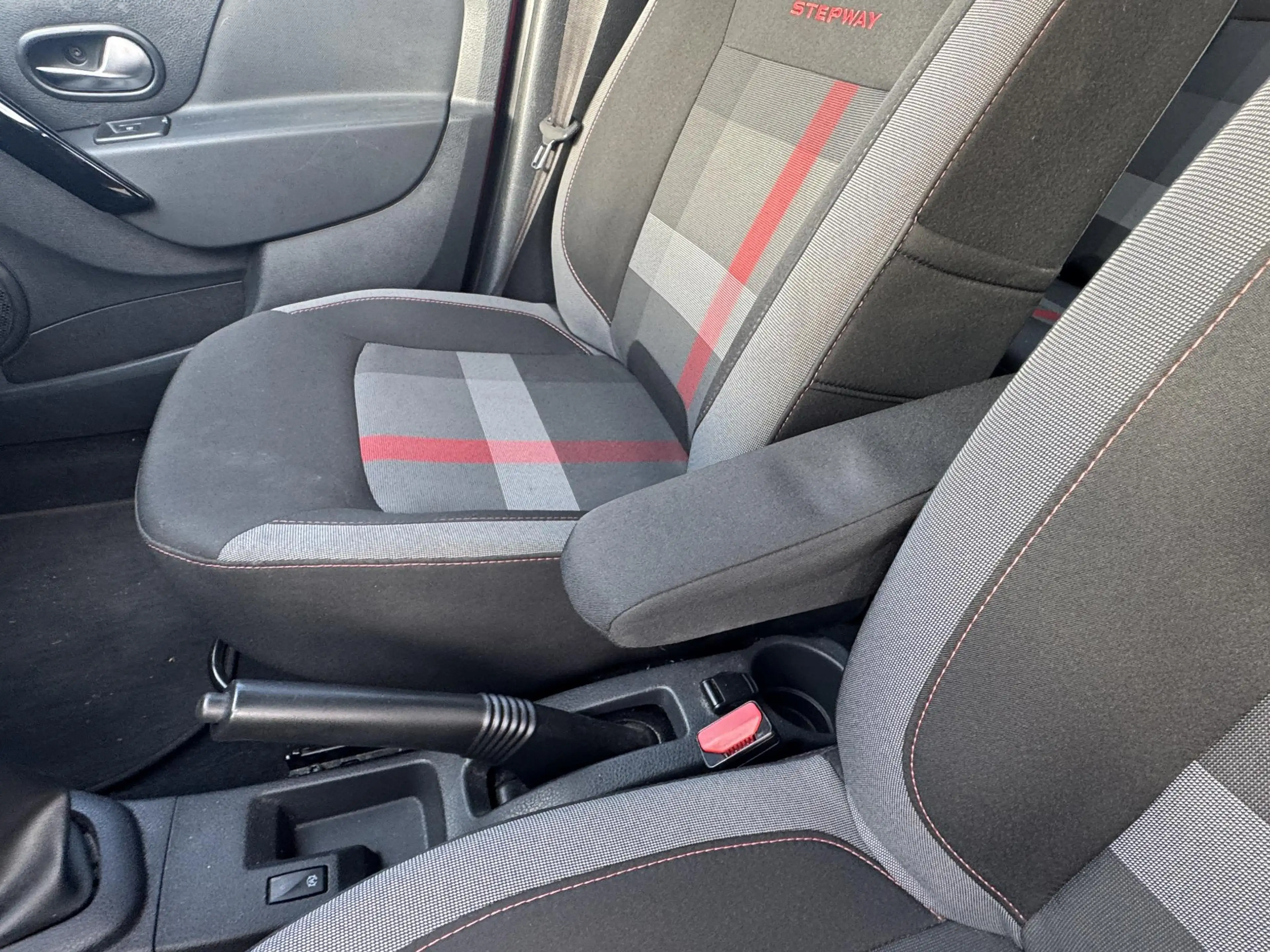 Dacia Logan MCV 0.9 TCe Tech Road | Trekhaak | Navigatie | Par — photo 27