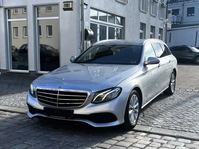 Mercedes-Benz E 200 d T Grand Edition Exclusive STHZ*NAVI*Kamera*BURM*
