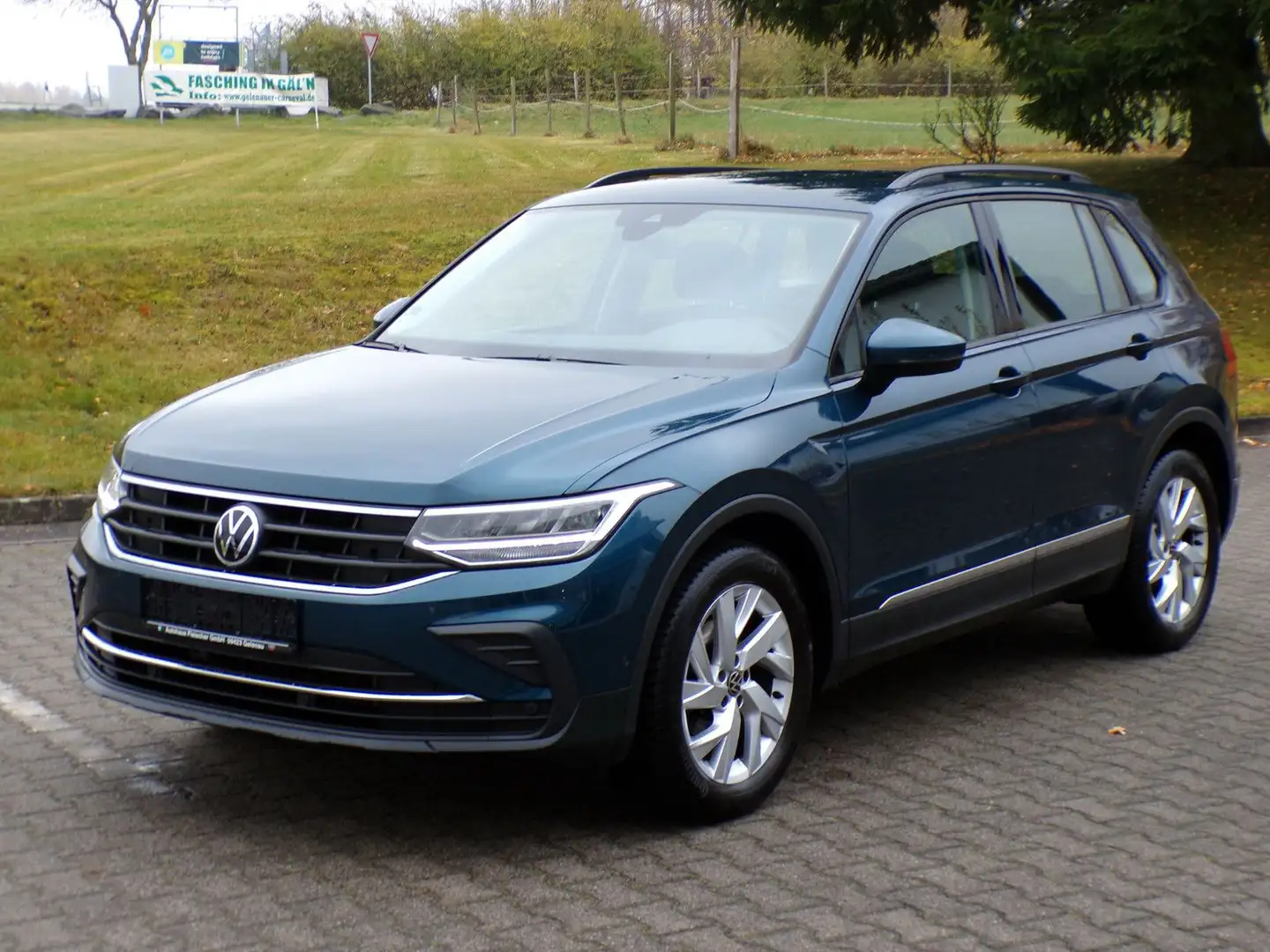 Volkswagen Tiguan Life TSI LED, Navi, AHZV, SHZ Blau - 1