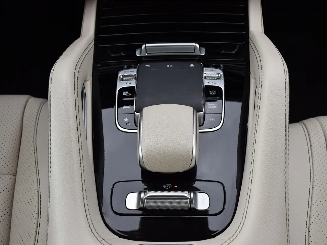 Mercedes-Benz GLE снимка Mercedes-Benz GLE