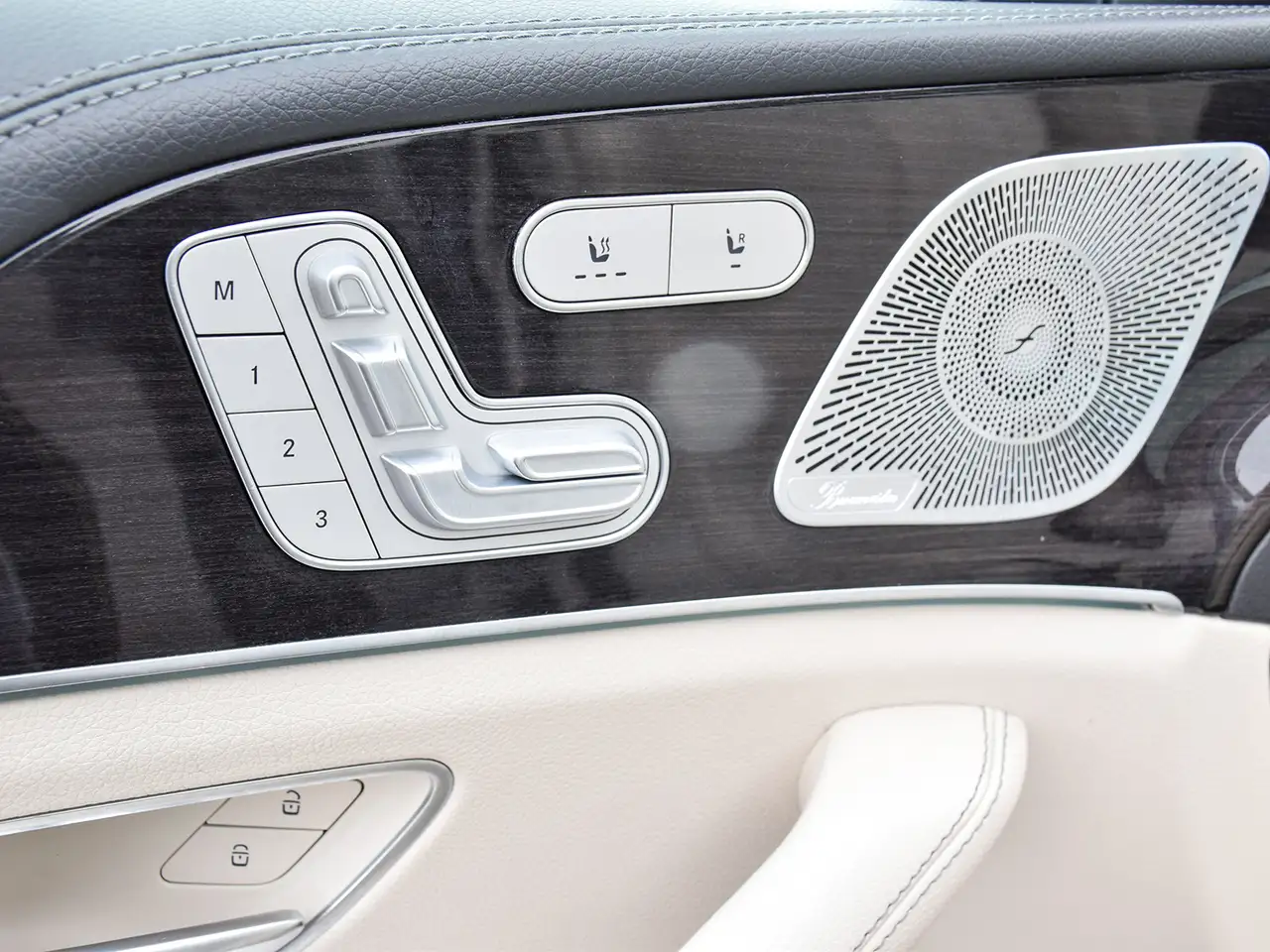 Mercedes-Benz GLE снимка Mercedes-Benz GLE