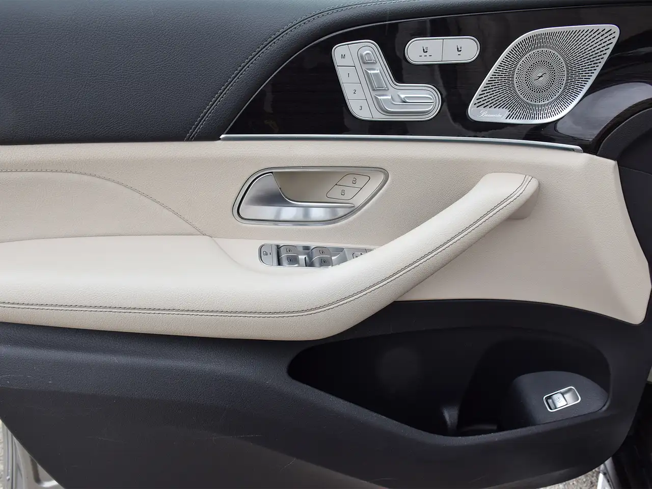 Mercedes-Benz GLE снимка Mercedes-Benz GLE