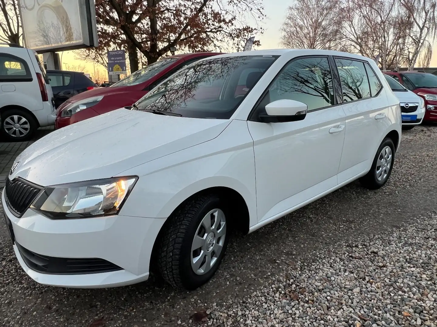 Skoda Fabia Active Blanc - 2