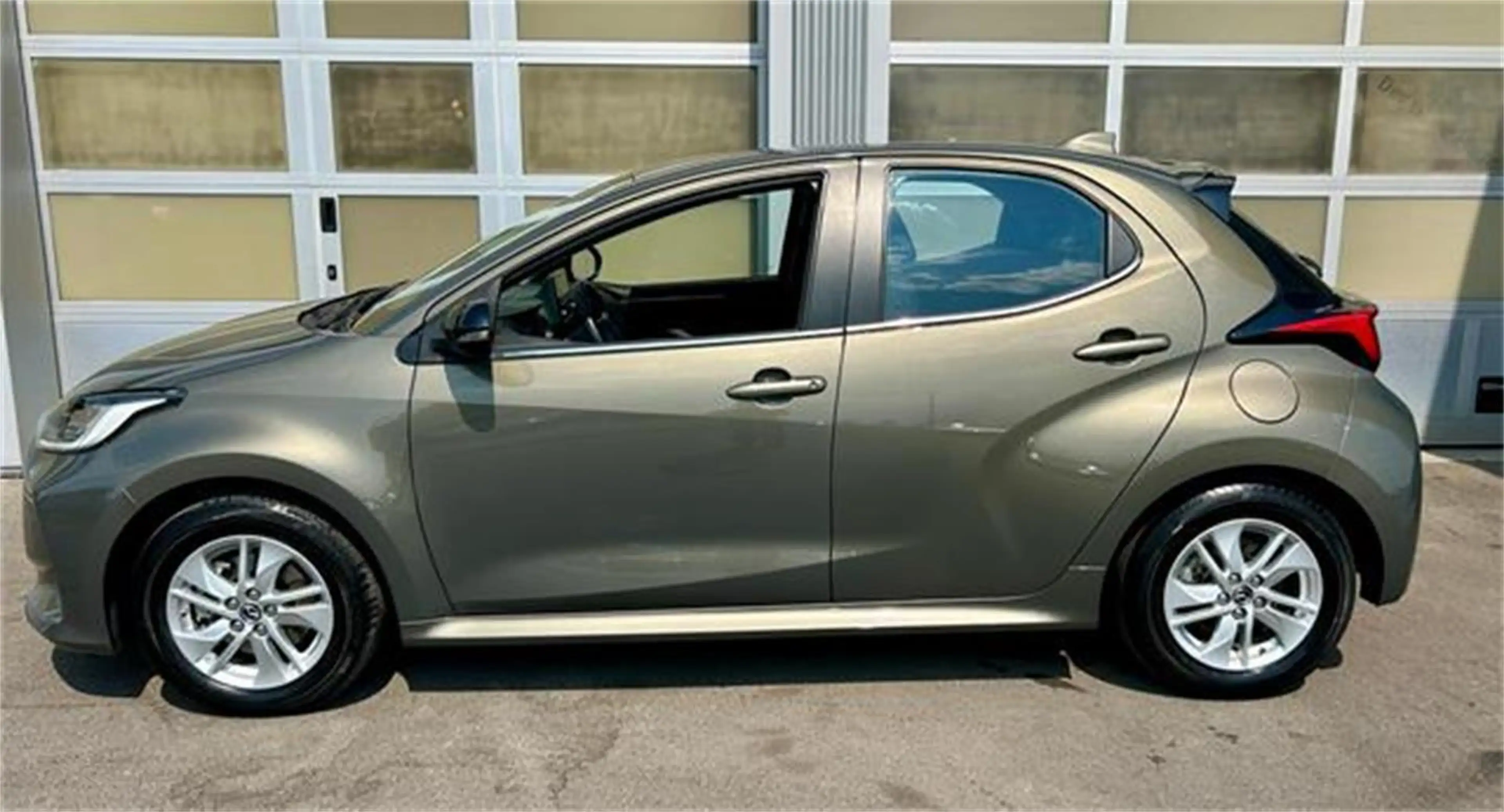 Mazda 2 Hybrid Agile Aut. mit COMFORT Paket Vollhybrid A — photo 2