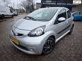 Toyota Aygo 1.0-12V *NW. APK*5DRS*ELEKTR. RAMEN*STUURBEKR.*TOE Grau - thumbnail 1