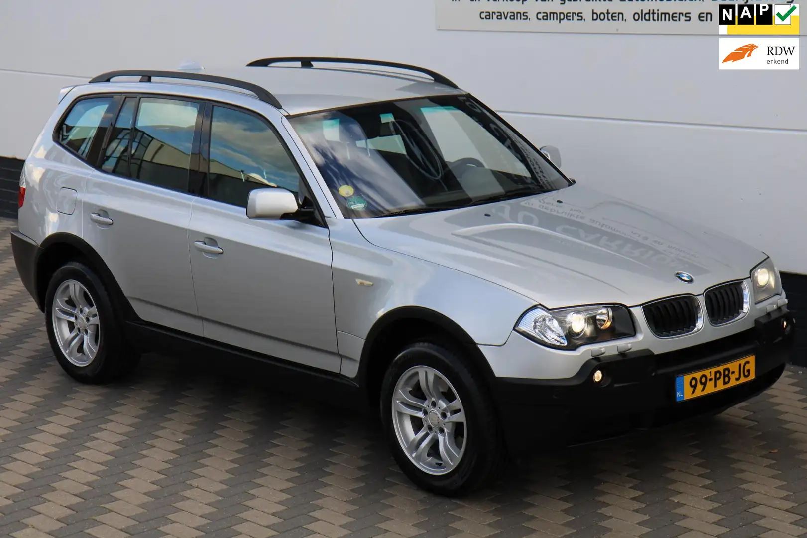 BMW X3 3.0i Executive Automaat Xenon Navi Youngtimer NAP Gris - 1