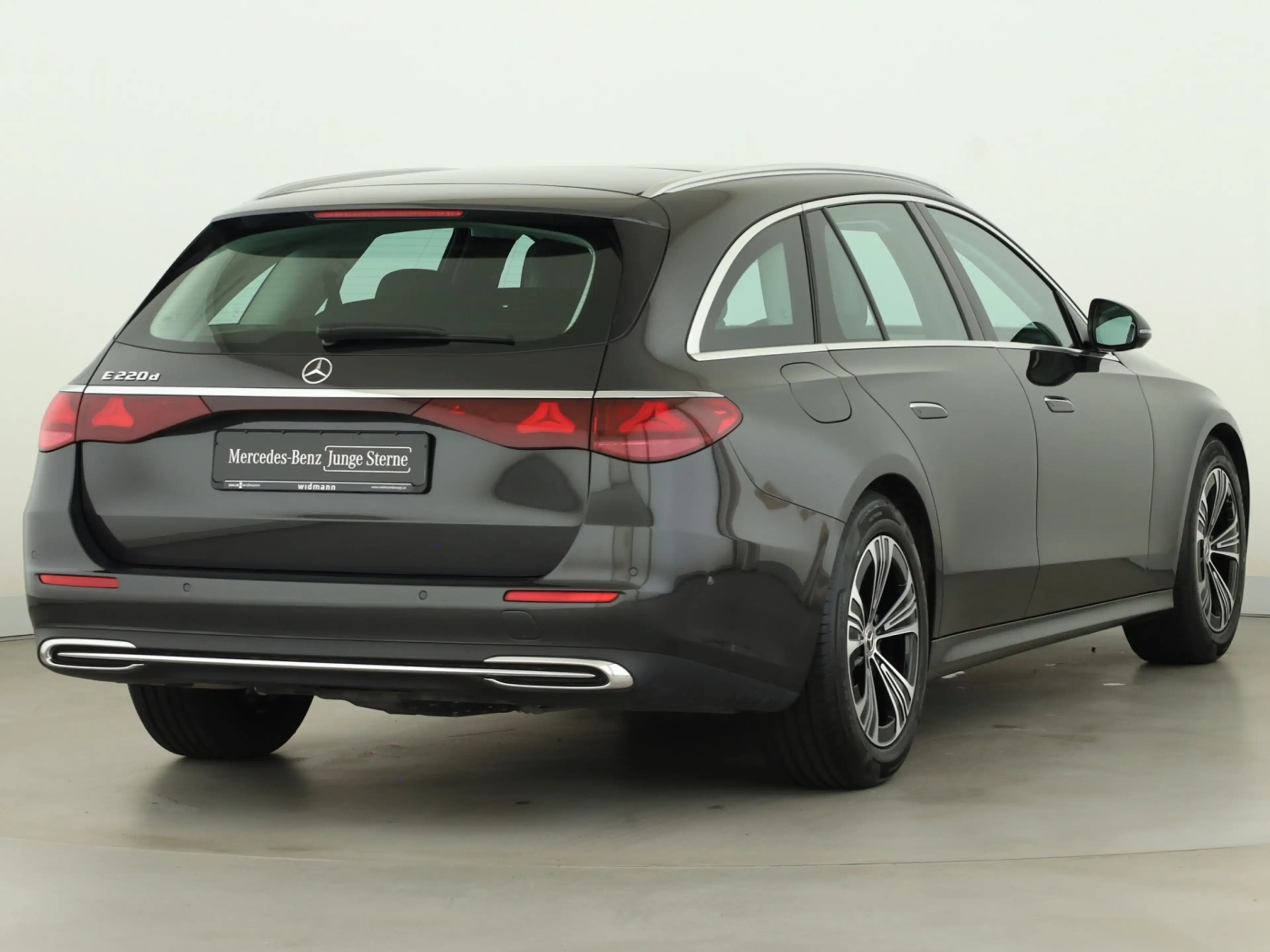 Mercedes-Benz E 220 d T *Avantgarde*AHK*LED*SpurH*PTS*Kamera** — photo 2