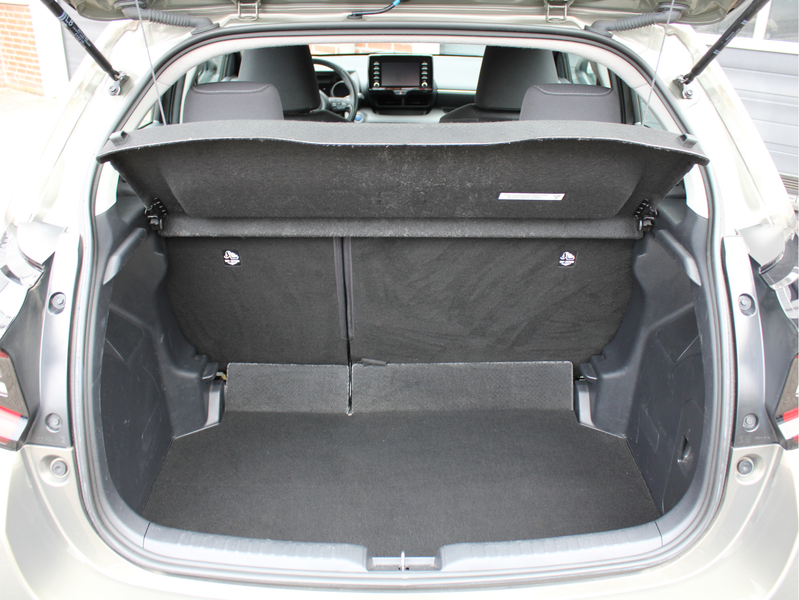 Toyota Yaris 1.5 Hybrid Dynamic /NAVI/16'LM/Keyless/Camera/Lane — photo 21