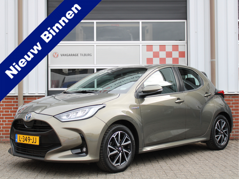 Toyota Yaris 1.5 Hybrid Dynamic /NAVI/16'LM/Keyless/Camera/Lane
