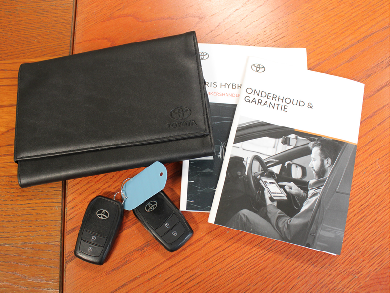 Toyota Yaris 1.5 Hybrid Dynamic /NAVI/16'LM/Keyless/Camera/Lane — photo 28