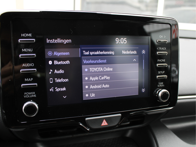 Toyota Yaris 1.5 Hybrid Dynamic /NAVI/16'LM/Keyless/Camera/Lane — photo 13