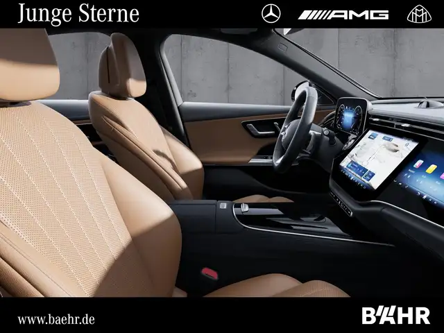Mercedes-Benz E-Class view 4