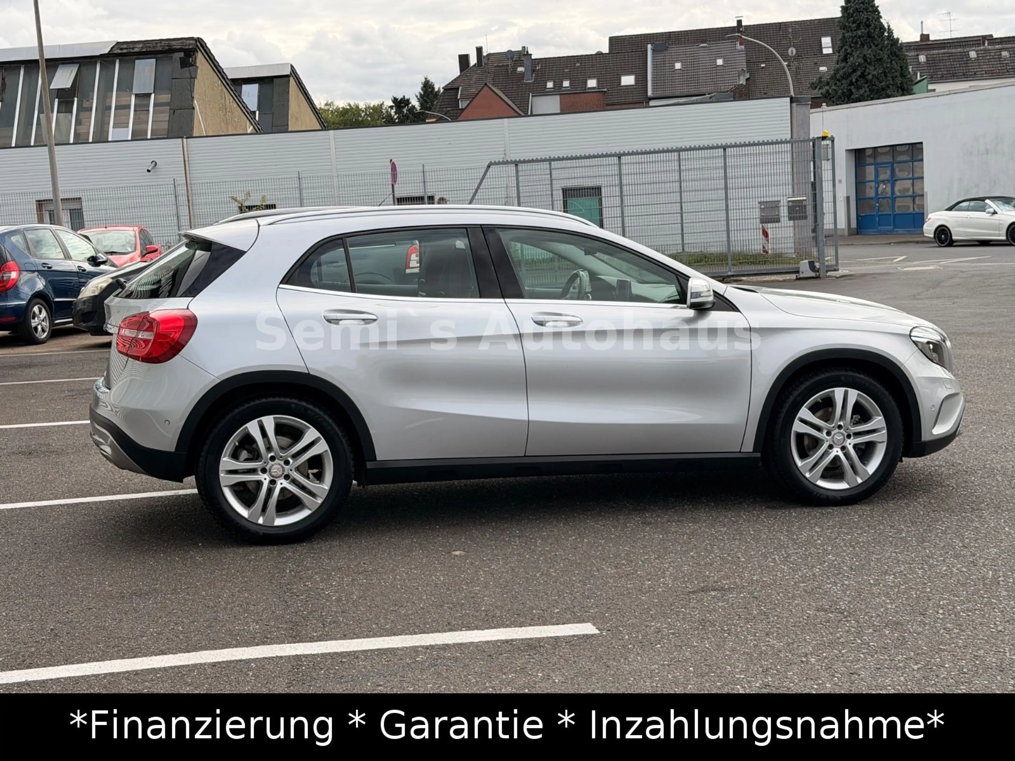 Mercedes-Benz GLA 180 Sport Utility*1.Hand*Navi*Top Zustand* — photo 4