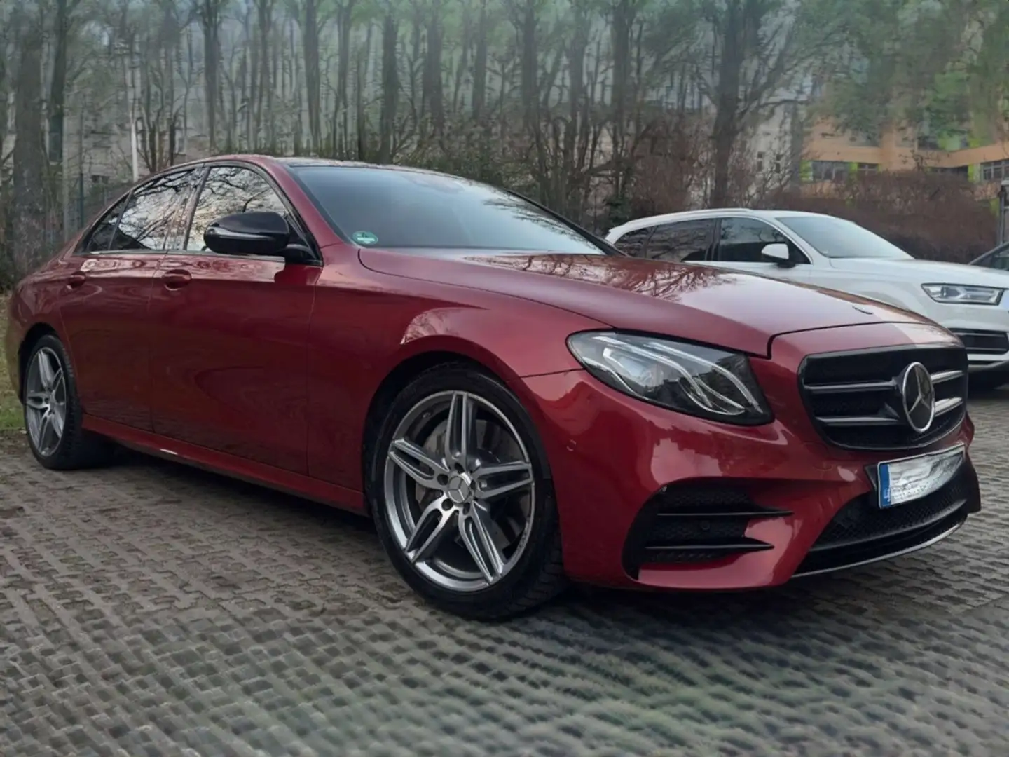 Mercedes-Benz E 350 AMG/Night Paket/Panorama/Burmester/Distr. Plus Roşu - 1