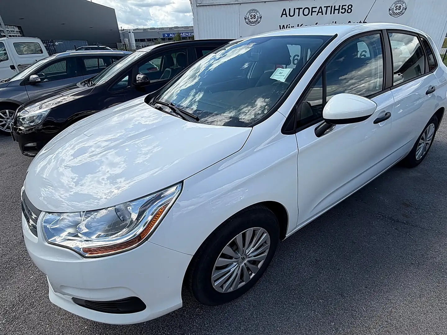 Citroen C4 1,6 HDi 90 Attraction Weiß - 2