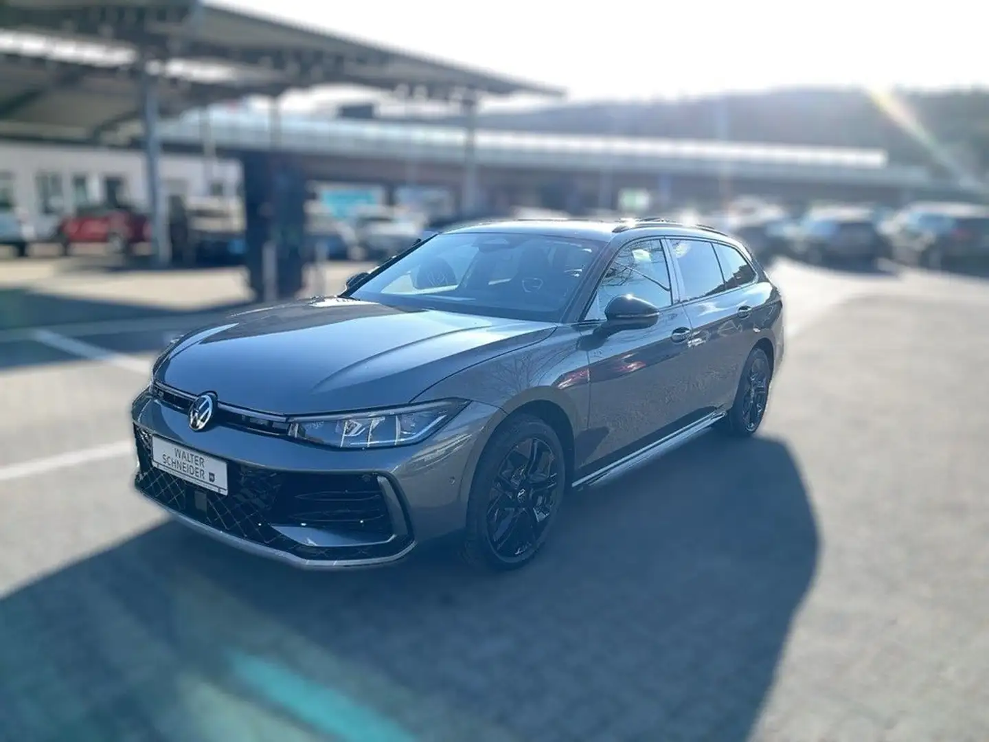 Volkswagen Passat Variant Passat R-Line 2.0 l TDI 193 PS DSG 4MOTION, AHK Grau - 2