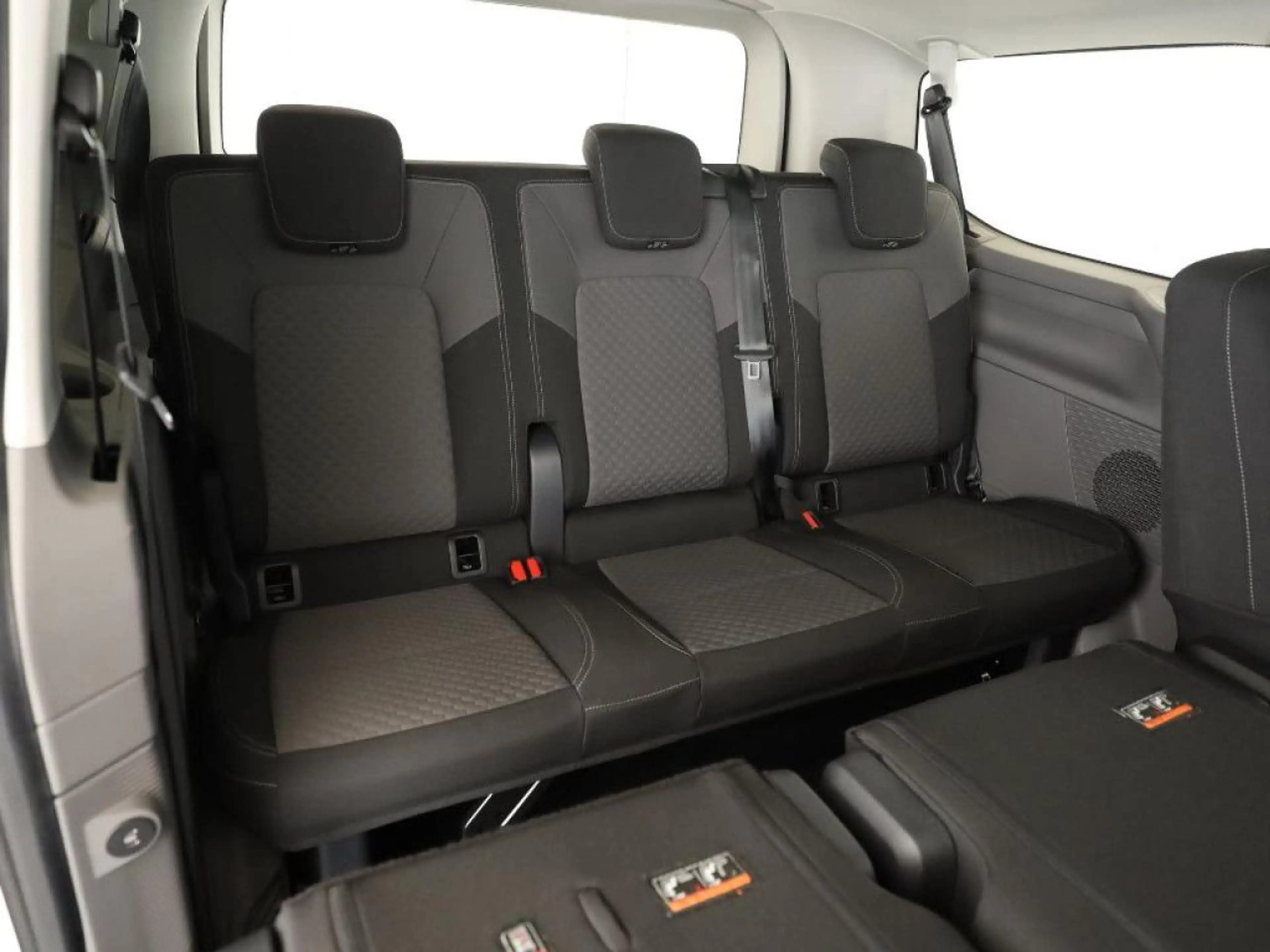 Volkswagen T7 Caravelle Life 2.0 TDI Autom. 9-Sitzer AHK LED — photo 8