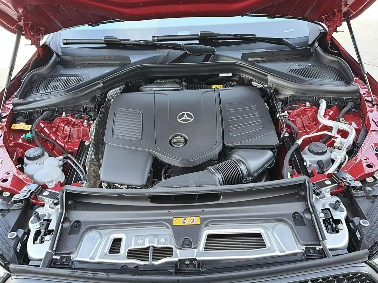 Mercedes-Benz GLC снимка Mercedes-Benz GLC