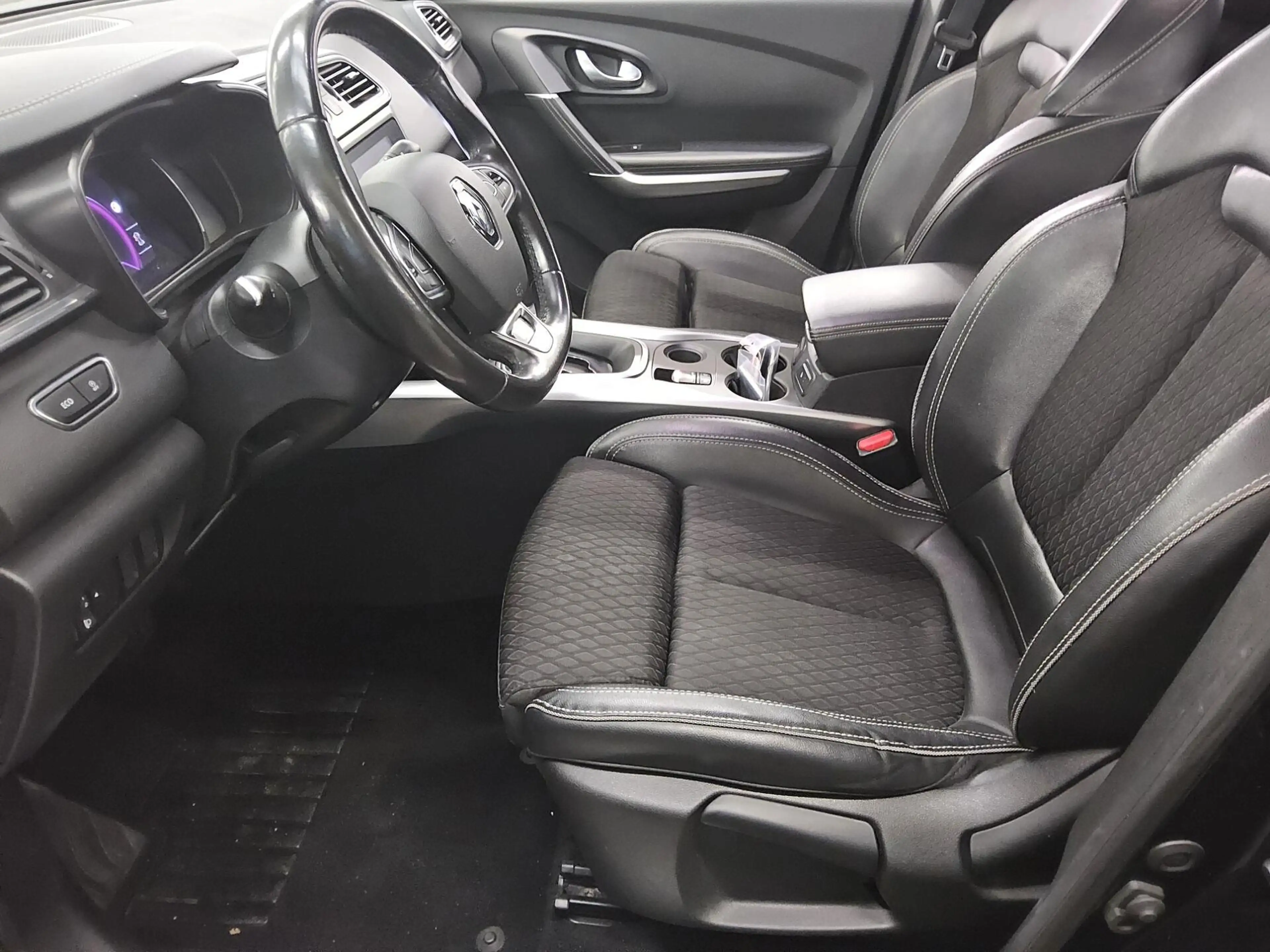 Renault Kadjar KADJAR T-LEDER NAVI SPORTSITZE KLIMAAUT RADIO TEMPO MFL SHZ VC PDC SOUND LED RfK — photo 9