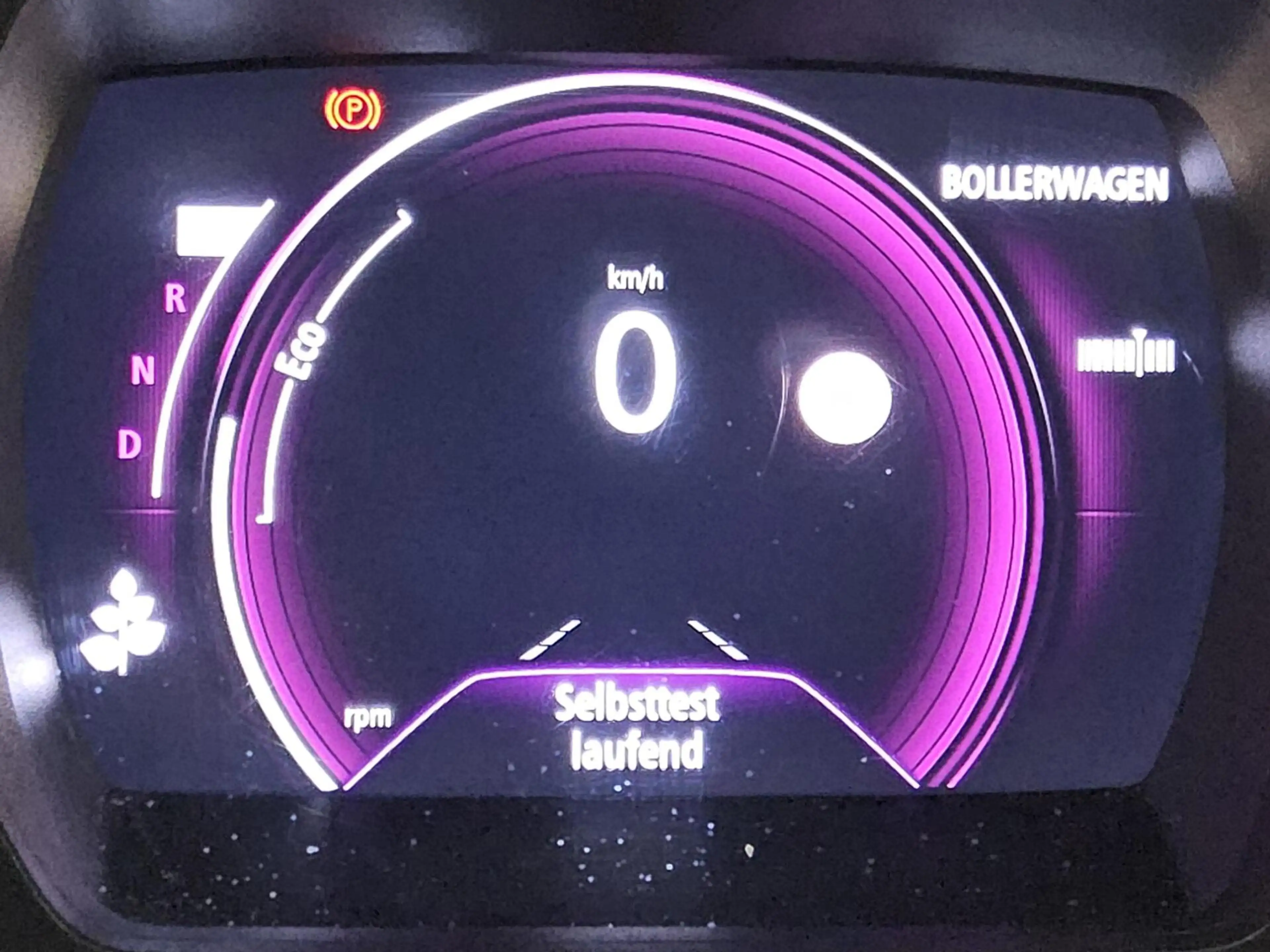 Renault Kadjar KADJAR T-LEDER NAVI SPORTSITZE KLIMAAUT RADIO TEMPO MFL SHZ VC PDC SOUND LED RfK — photo 8