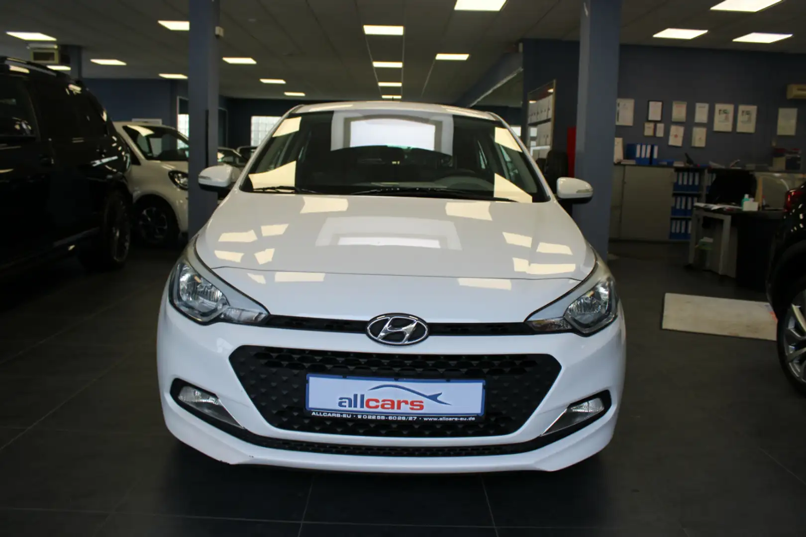 Hyundai i20 1.2 Classic Blanc - 2