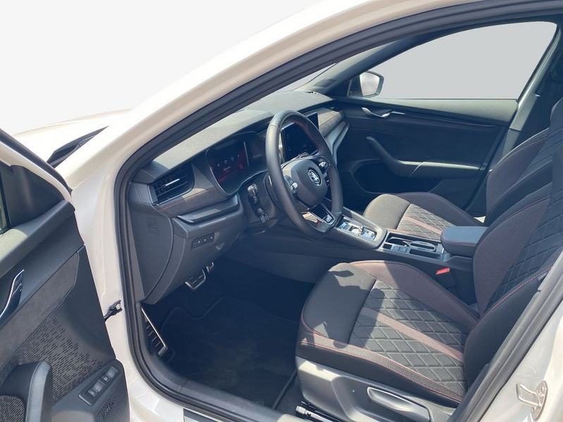 Skoda Octavia Combi 1.4 TSI iV DSG RS — photo 10
