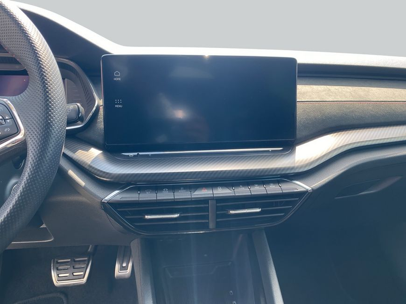 Skoda Octavia Combi 1.4 TSI iV DSG RS — photo 15