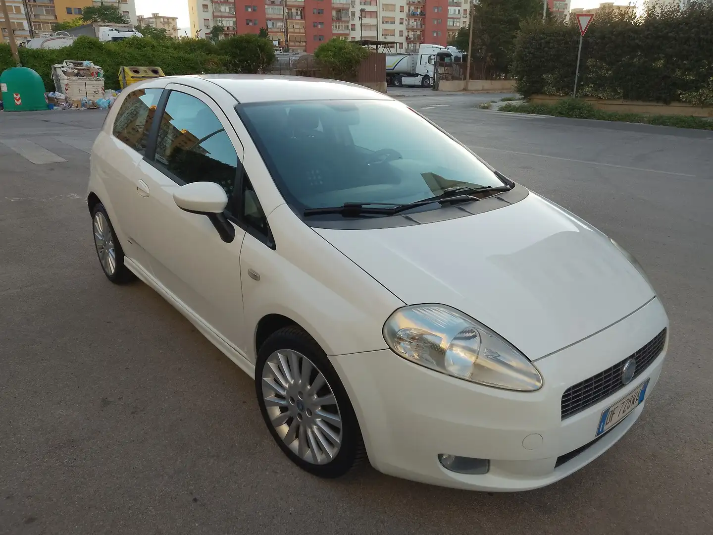 Fiat Punto 3p 1.4 16v Sporting 6m - 1