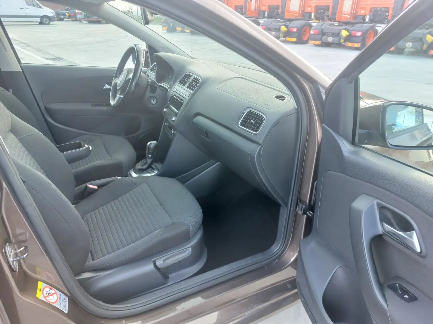 Volkswagen Polo très bon état Brun - 2