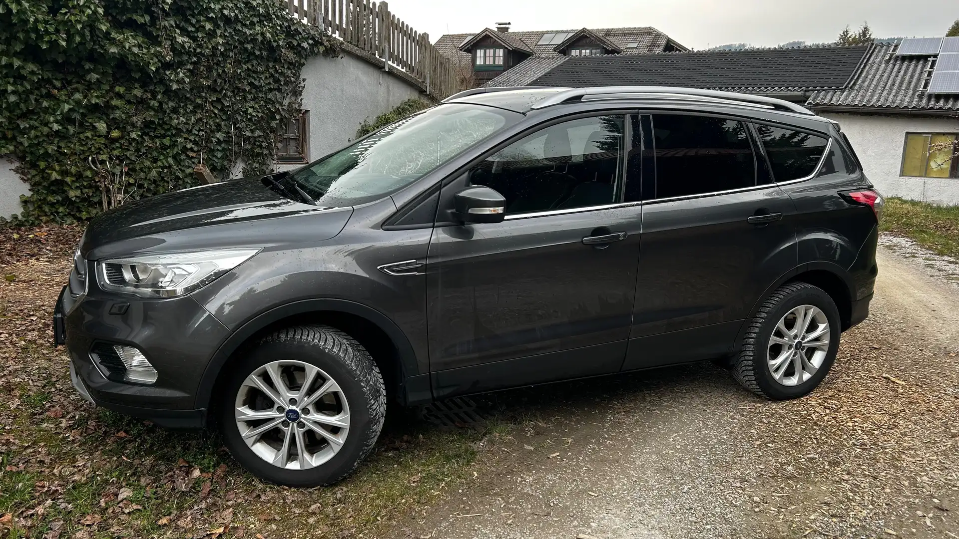 Ford Kuga Kuga 1,5 TDCi Titanium Start/Stop Titanium Grau - 1