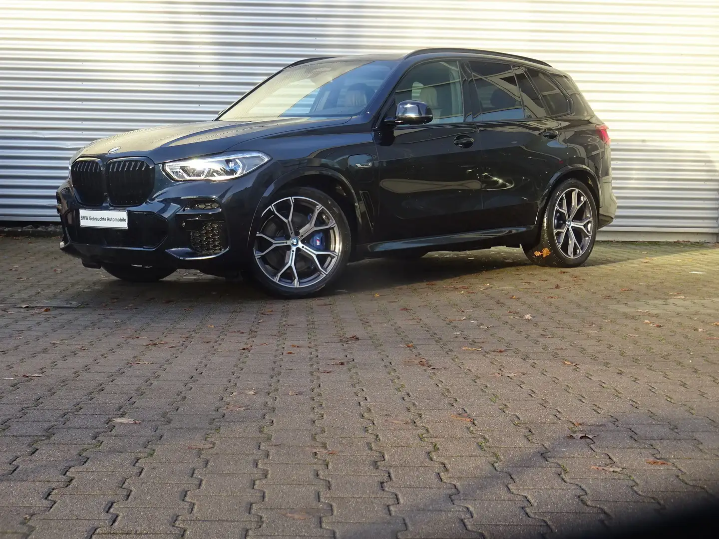 BMW X5 xDrive45e M Sport Laser HuD AHK Pano 360° h/k Schwarz - 1