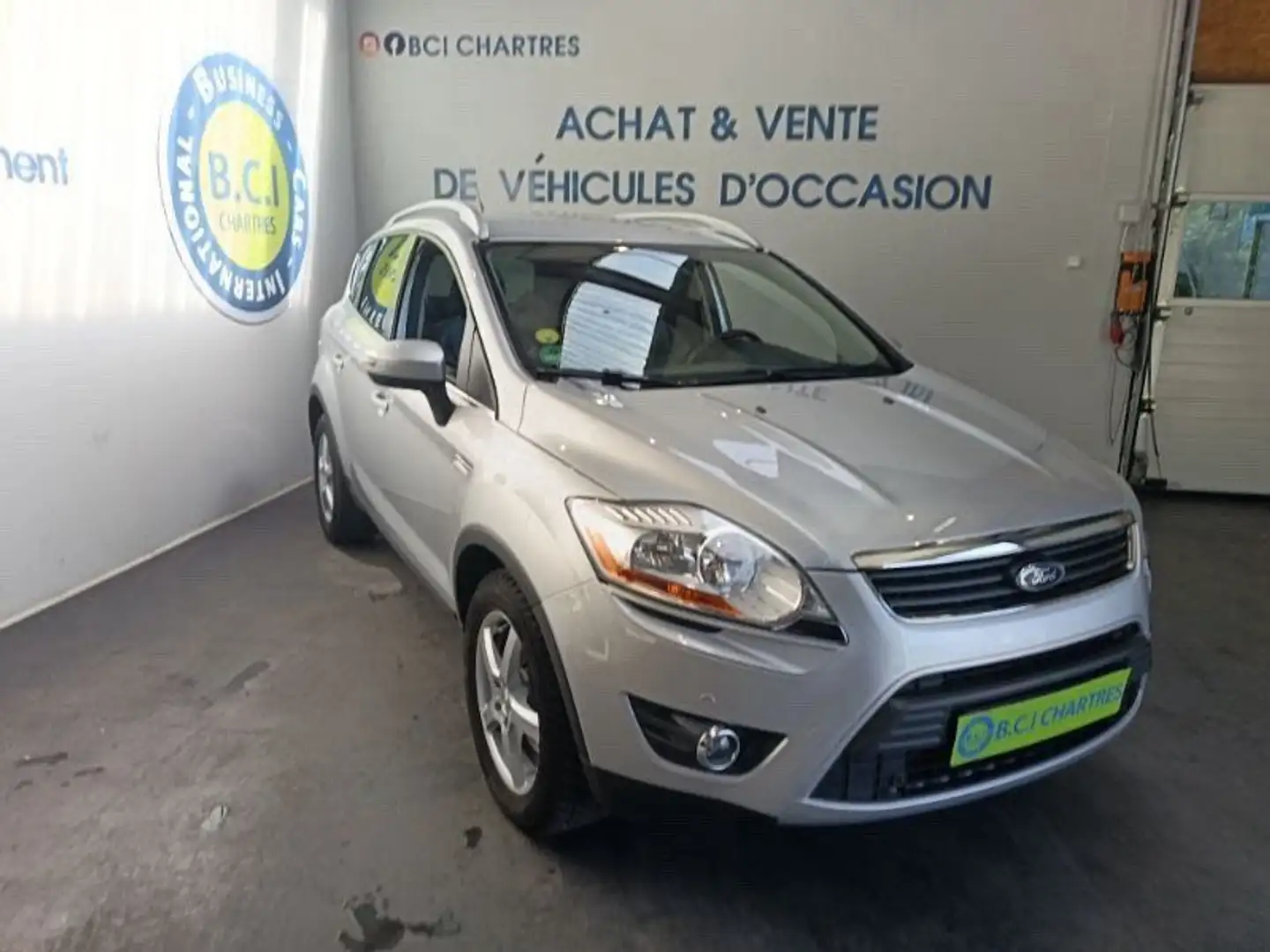Ford Kuga 2.0 TDCI 140CH FAP TREND 4X2 Gris - 2