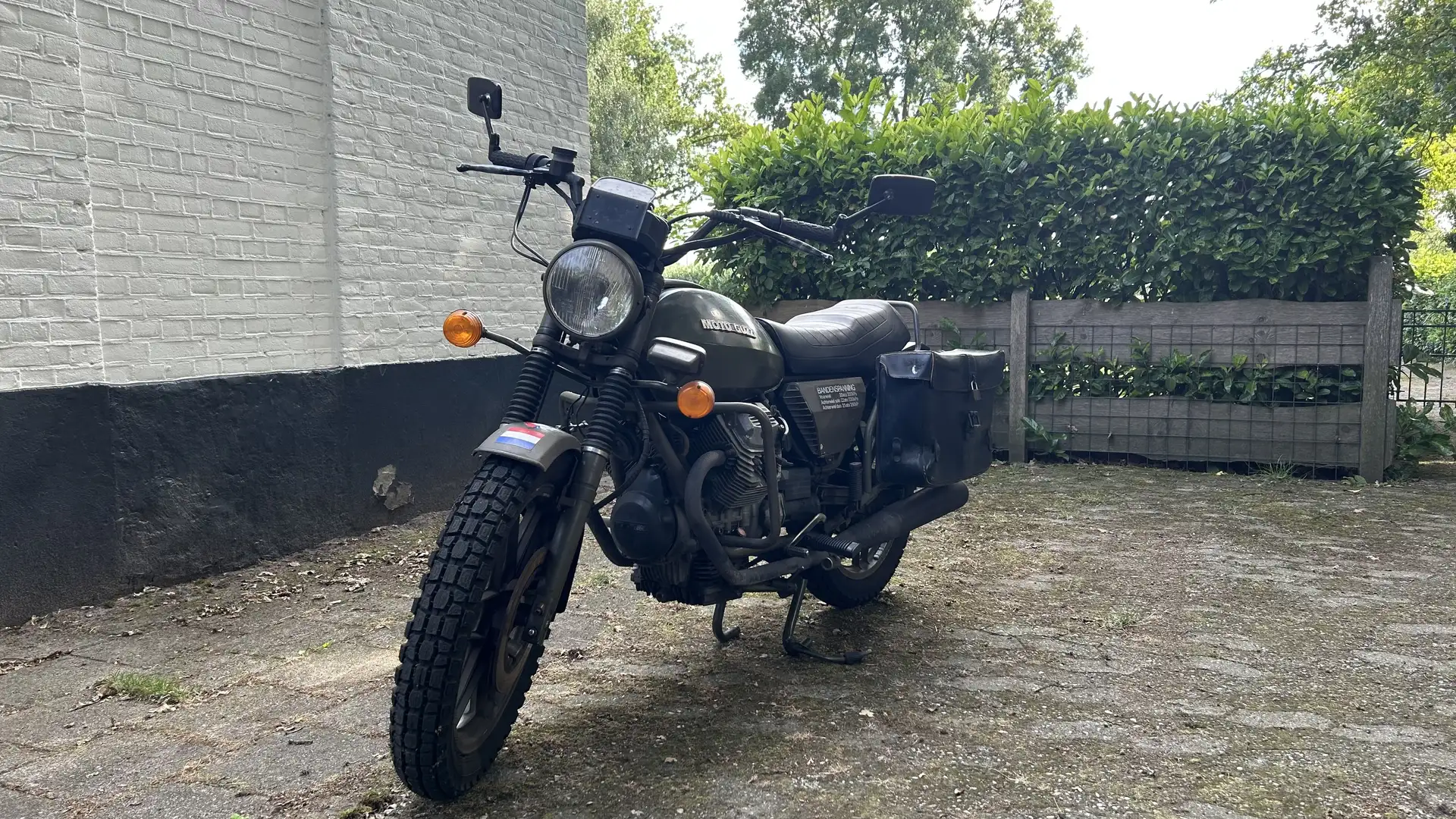 Moto Guzzi V 50 NATO Vert - 2