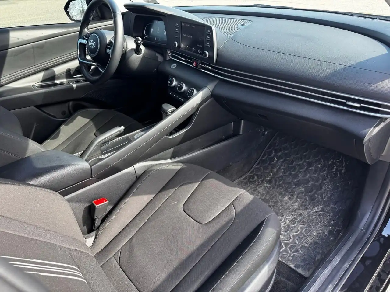 Hyundai ELANTRA снимка Hyundai ELANTRA