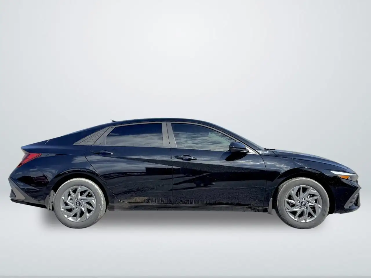 Hyundai ELANTRA снимка Hyundai ELANTRA