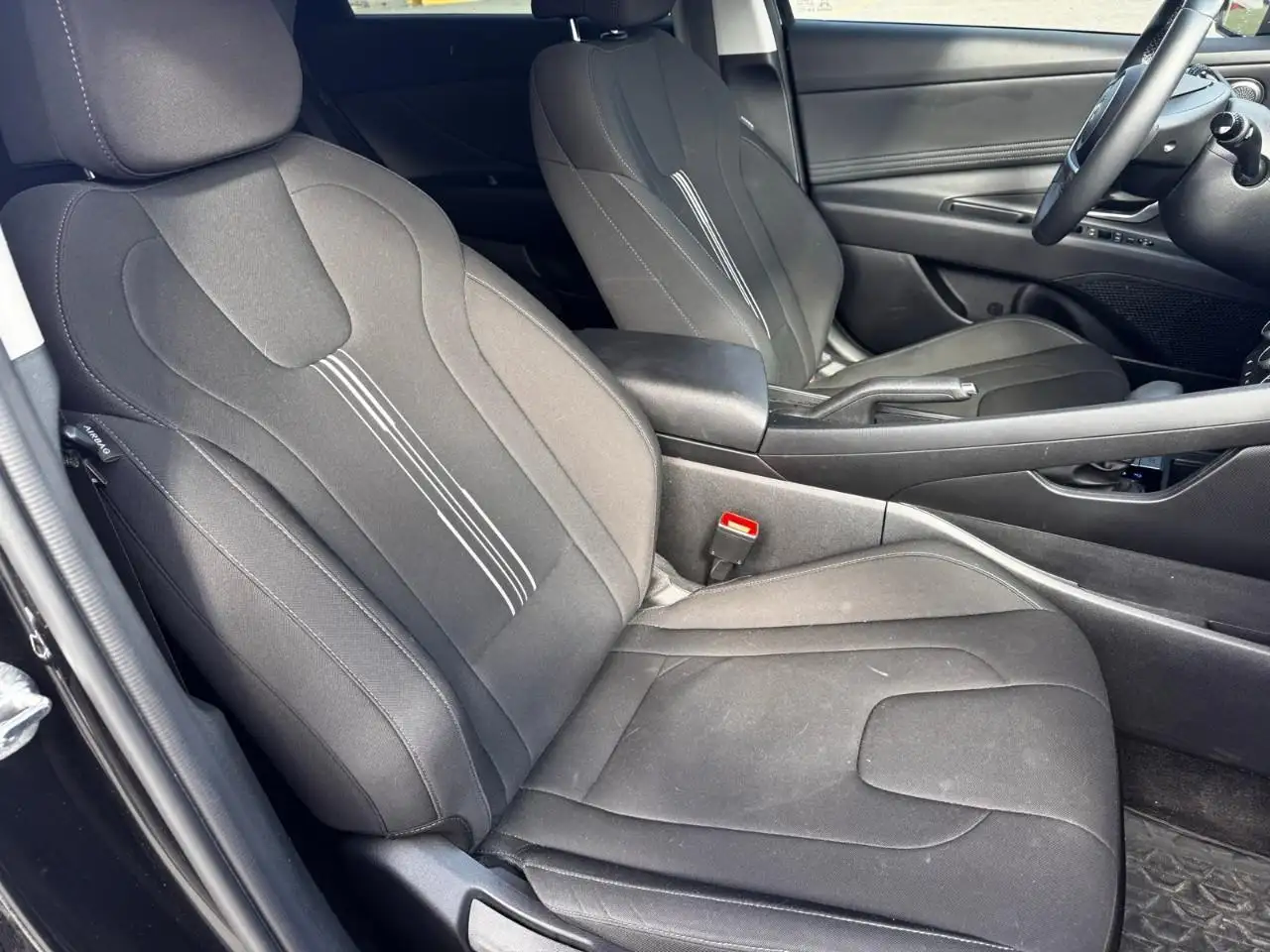 Hyundai ELANTRA снимка Hyundai ELANTRA
