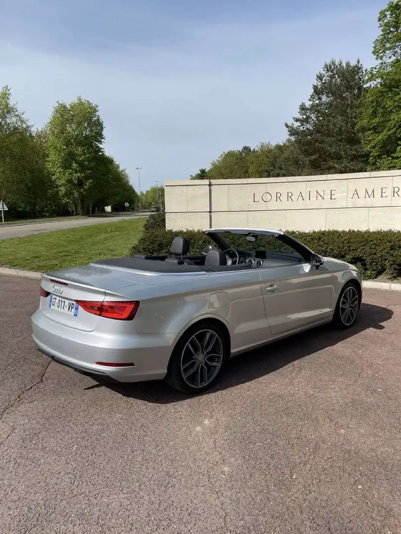 Audi A3 Cabriolet 2.0 TDI 150 Ambition Luxe Gris - 2
