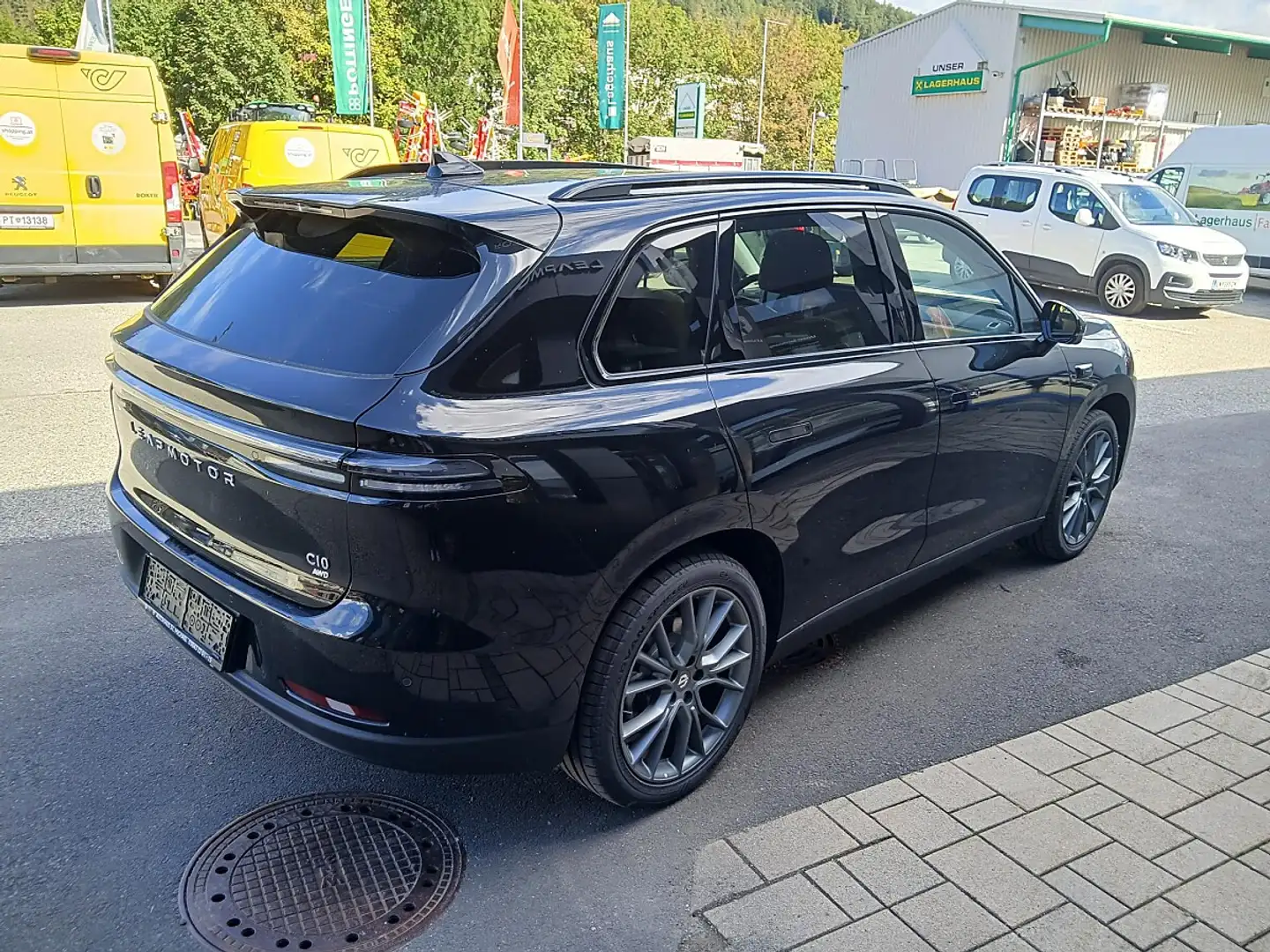 Leapmotor C10 Elektro AWD 81,9kWh Design ProMax Schwarz - 2