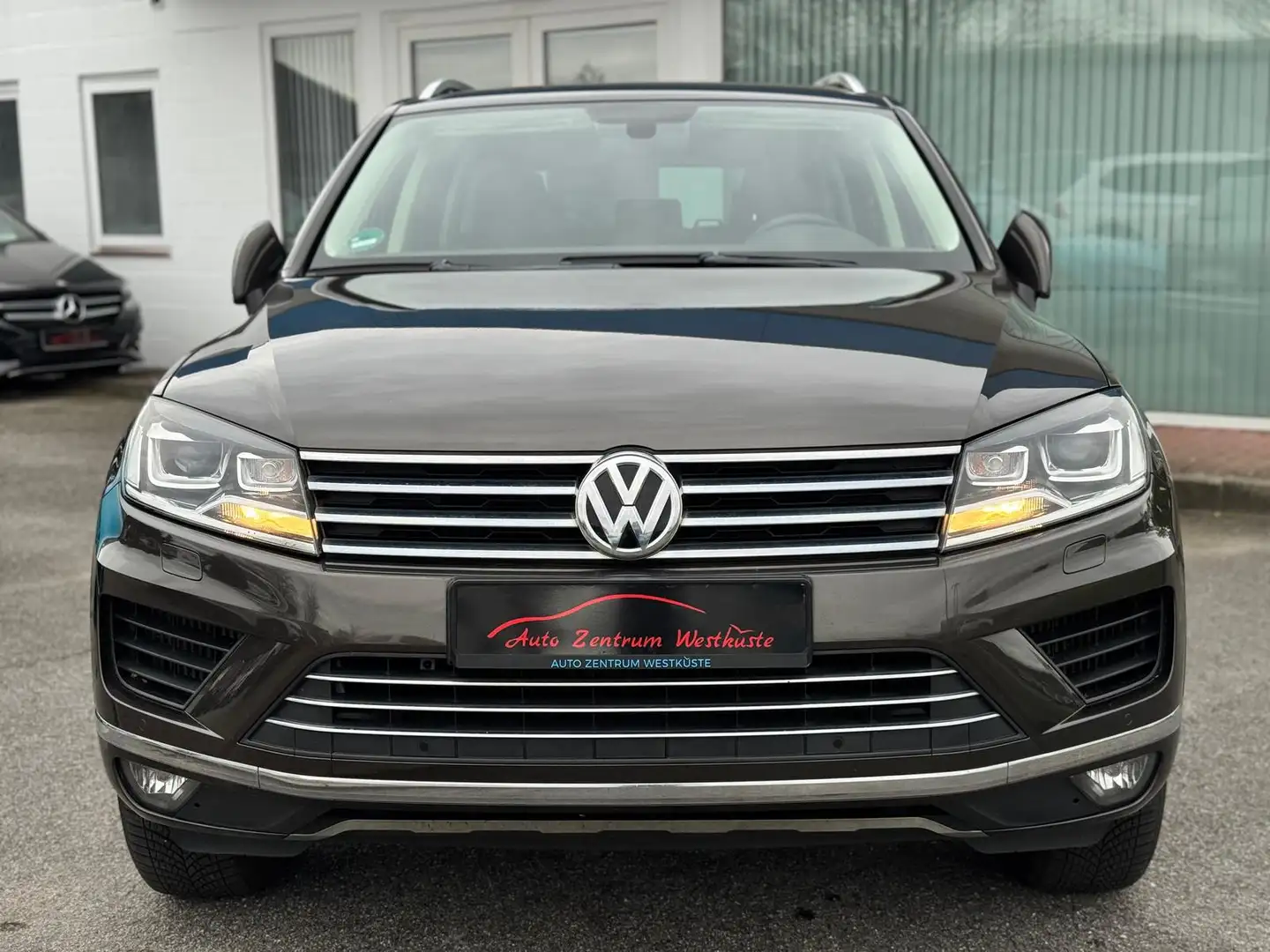 Volkswagen Touareg V6 3.0TDI TerrainTech 4Mot AHK LUFT NAVI Brun - 2