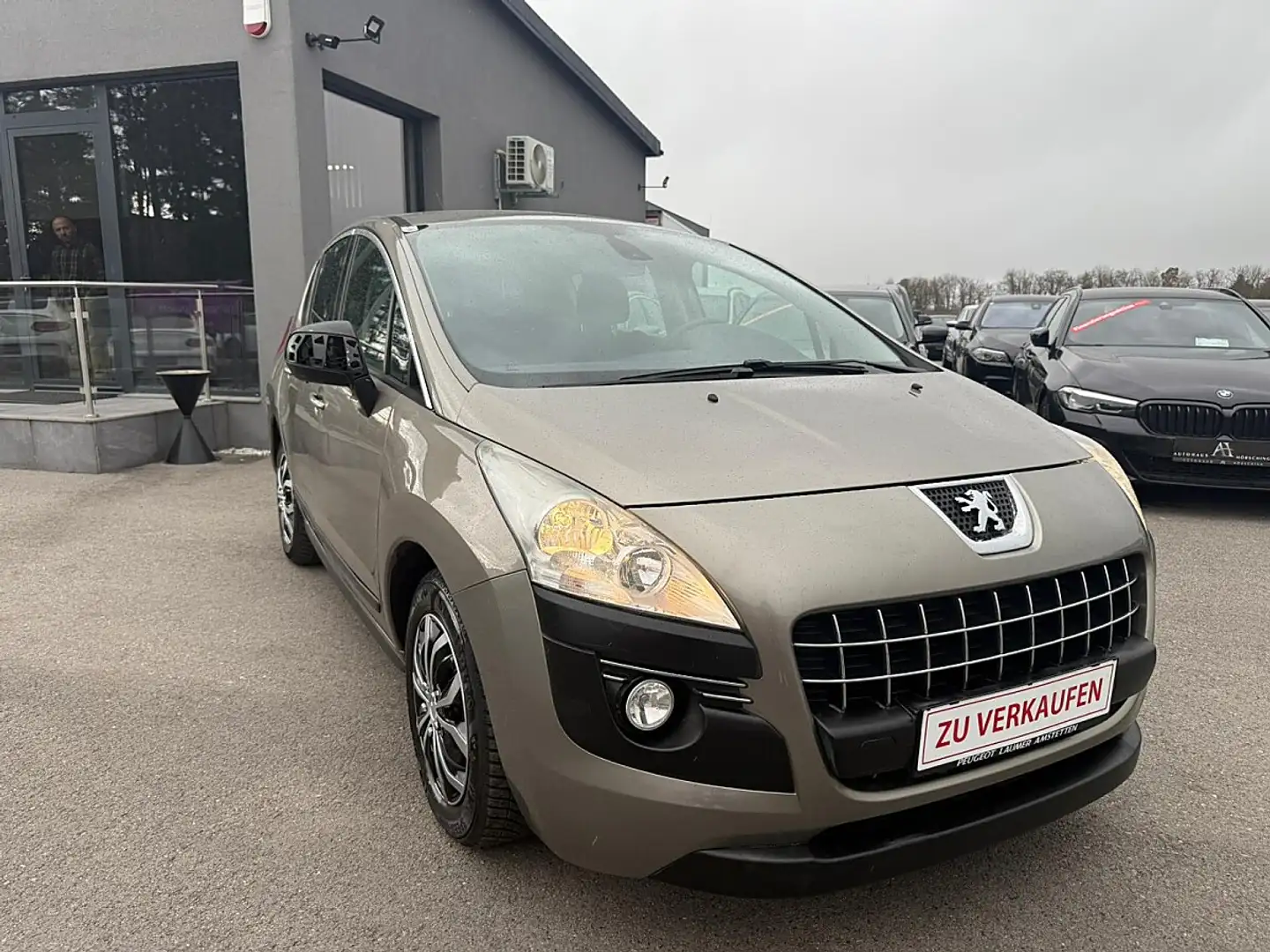 Peugeot 3008 1,6 16V VTi Active Grau - 1