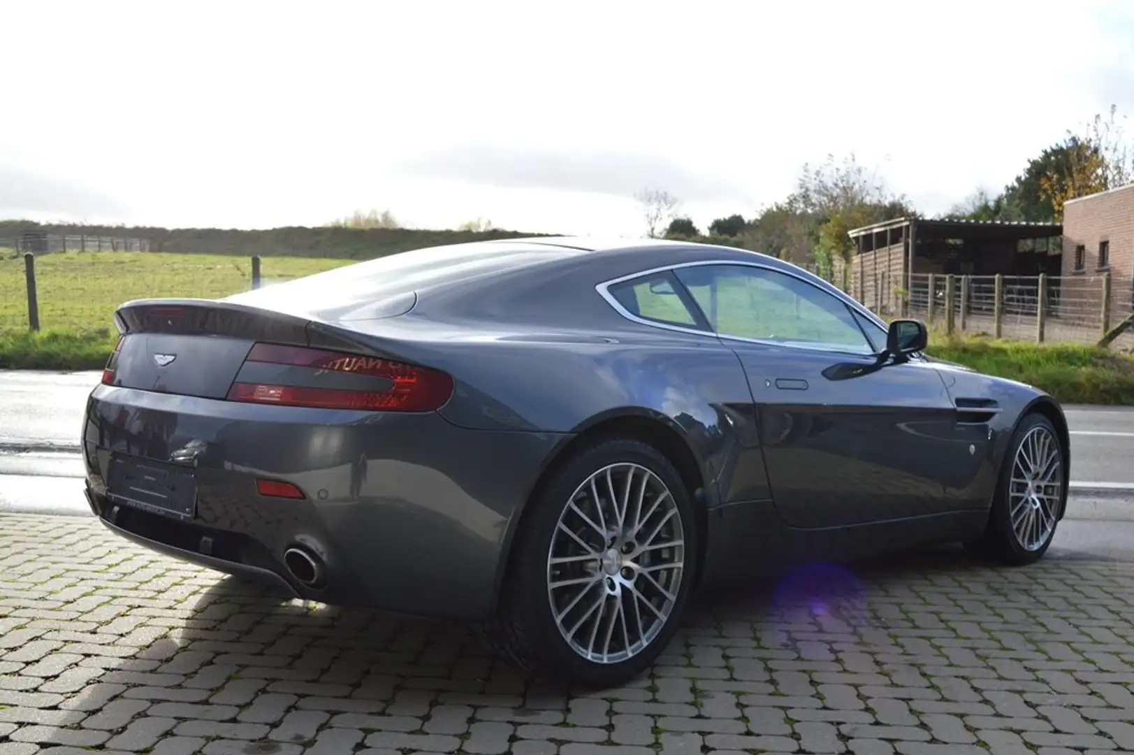 Aston Martin Vantage V8 4.7i sportshift 49.500 km !! Top condition !! Grijs - 2
