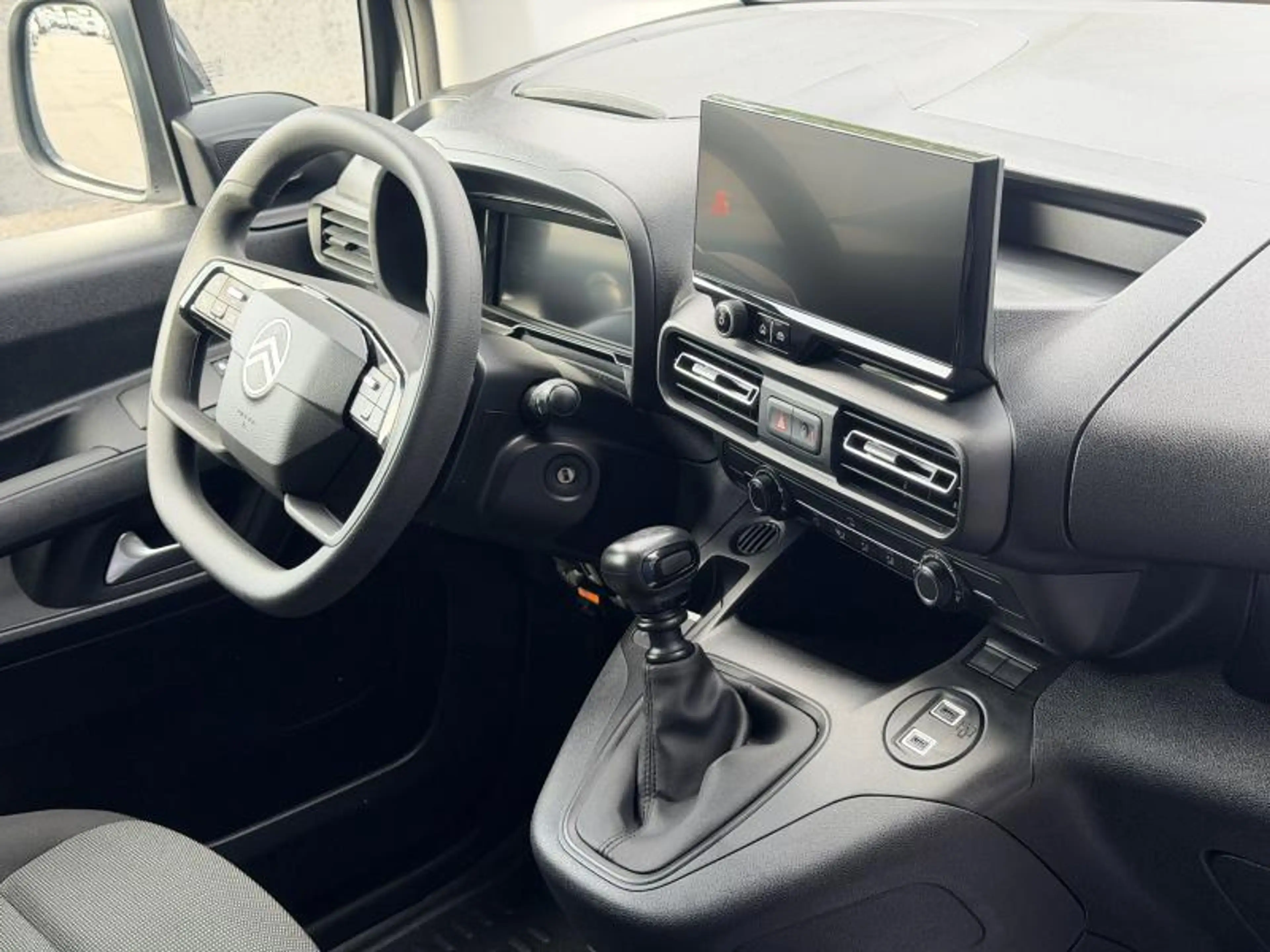 Citroen Berlingo VAN - M - 100CH - Plancher bois — photo 7
