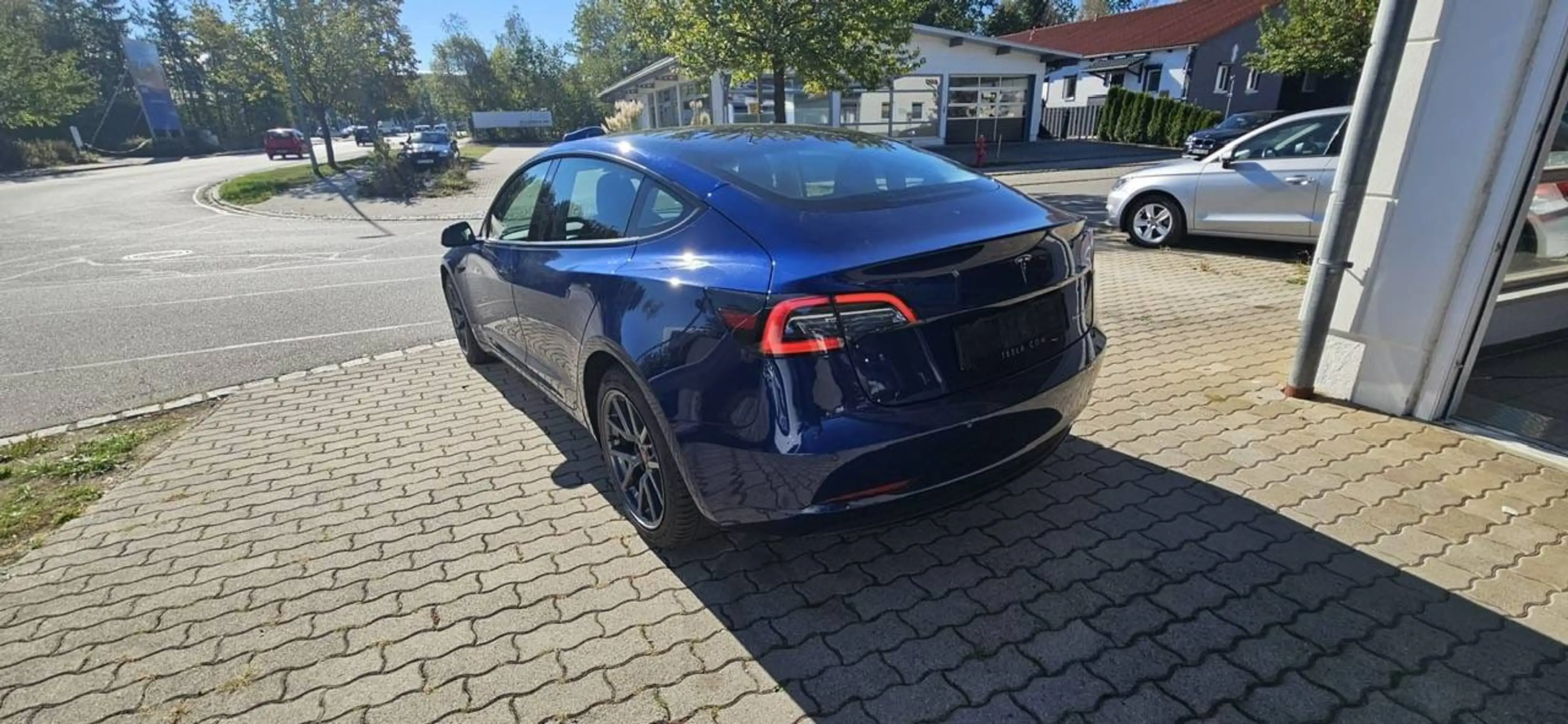 Tesla Model 3 Model 3 Long Range Dual Motor — photo 9