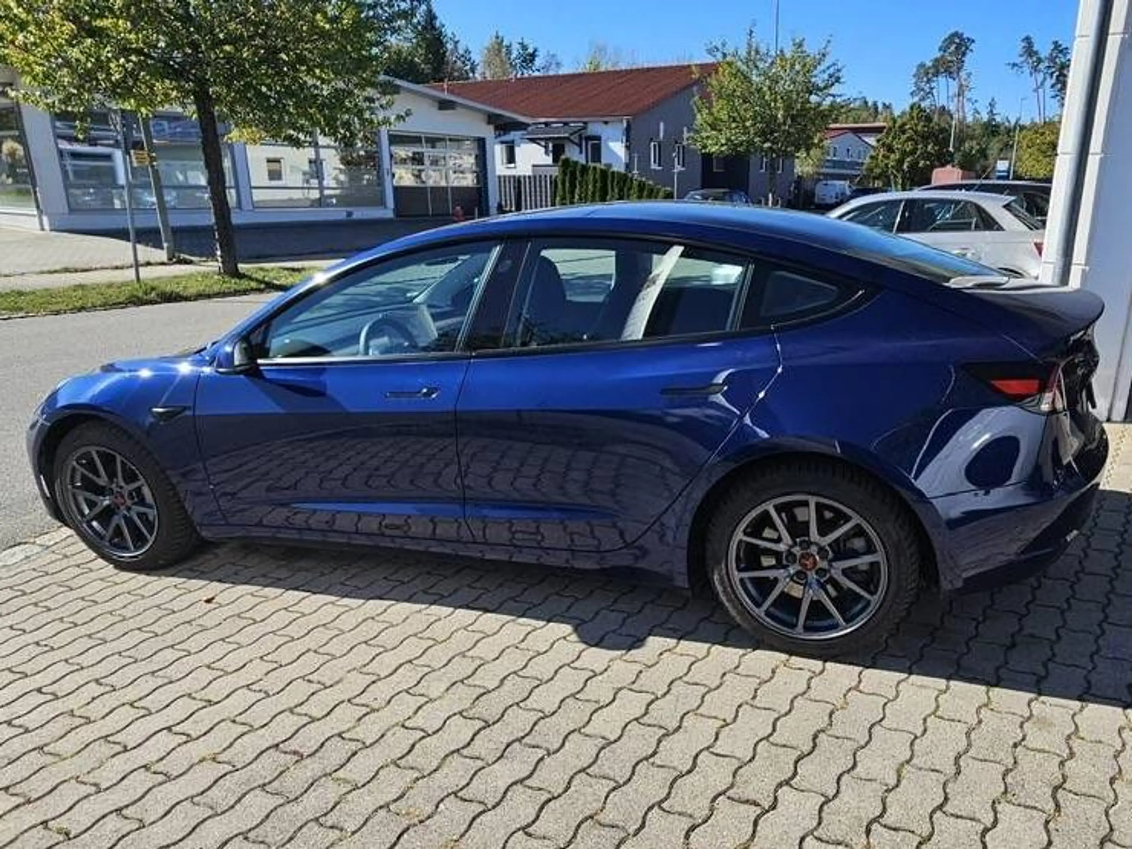 Tesla Model 3 Model 3 Long Range Dual Motor — photo 10