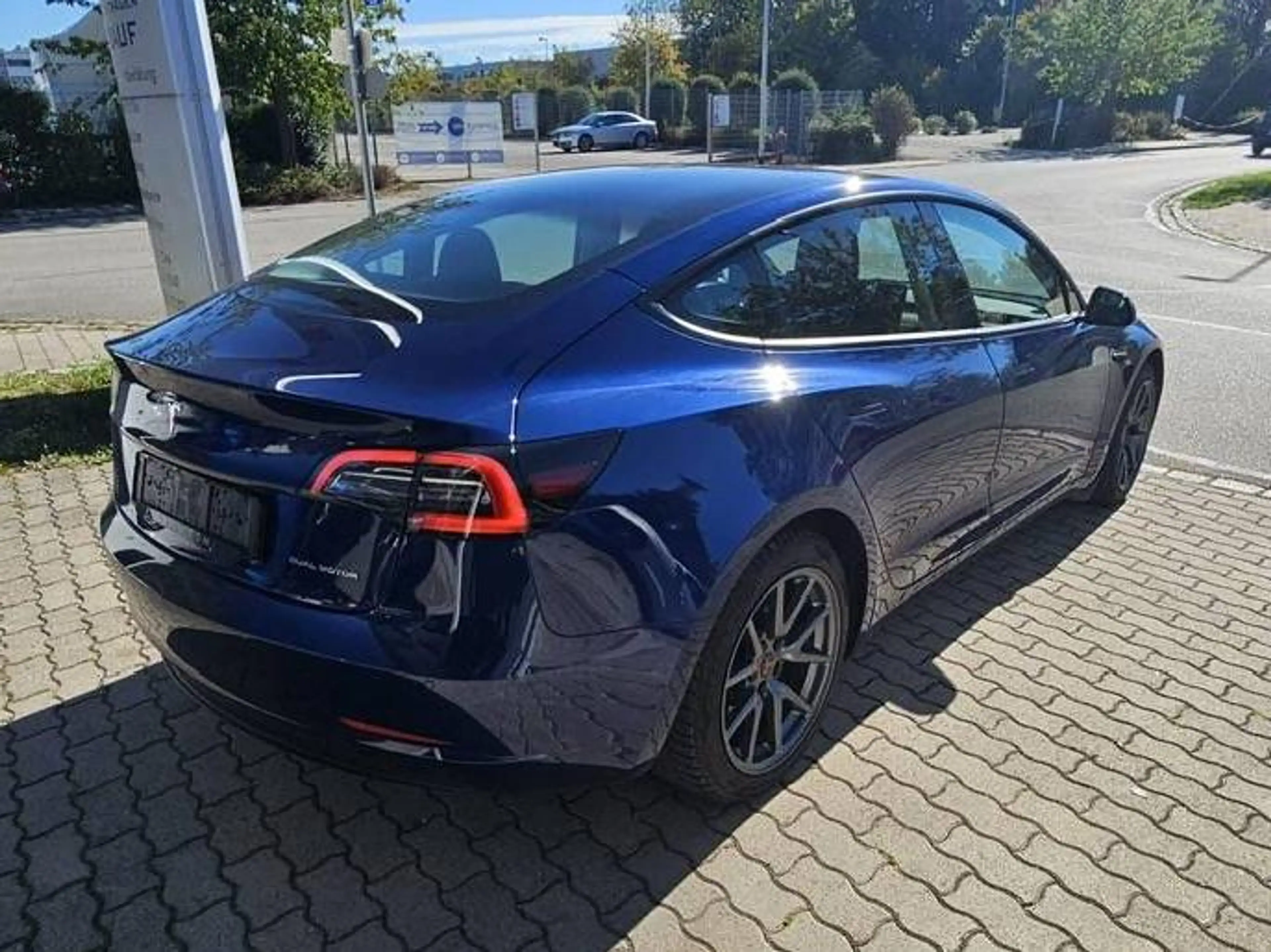 Tesla Model 3 Model 3 Long Range Dual Motor — photo 7
